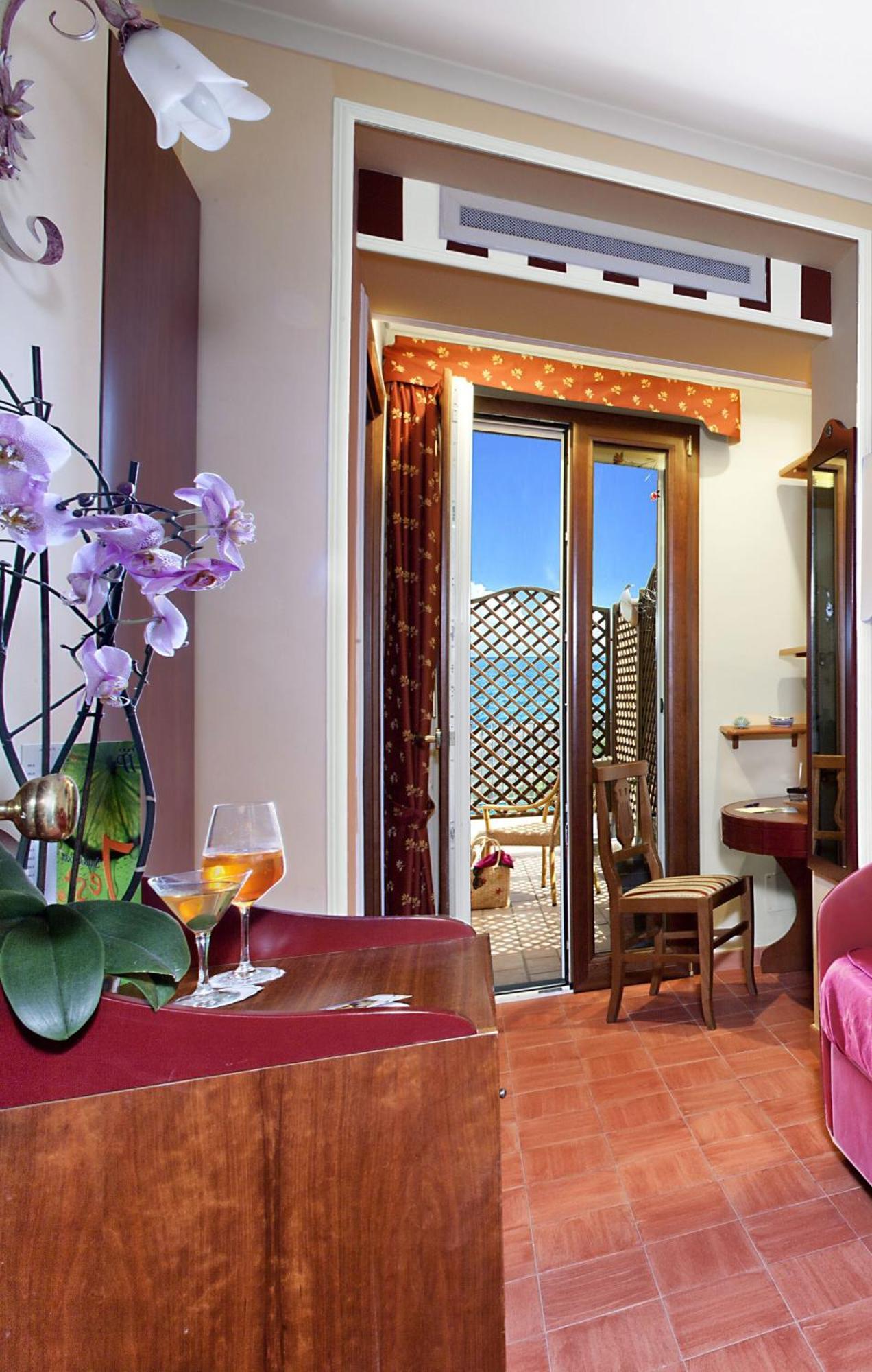 Hotel Prestige Sorrento Exteriör bild